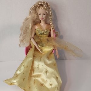 Holiday Celebration Special Edition 2000 Barbie Doll.  Bendable  limbs!